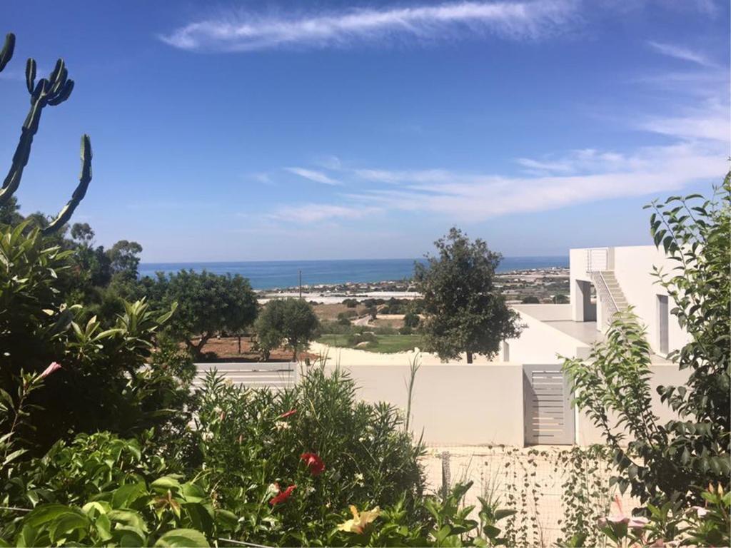 Surra Mediterranean Apartments Шикли Екстериор снимка