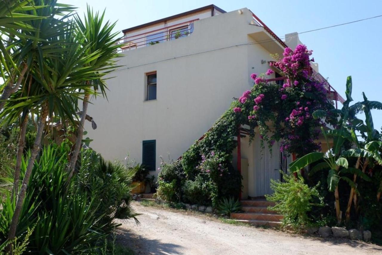 Surra Mediterranean Apartments Шикли Екстериор снимка